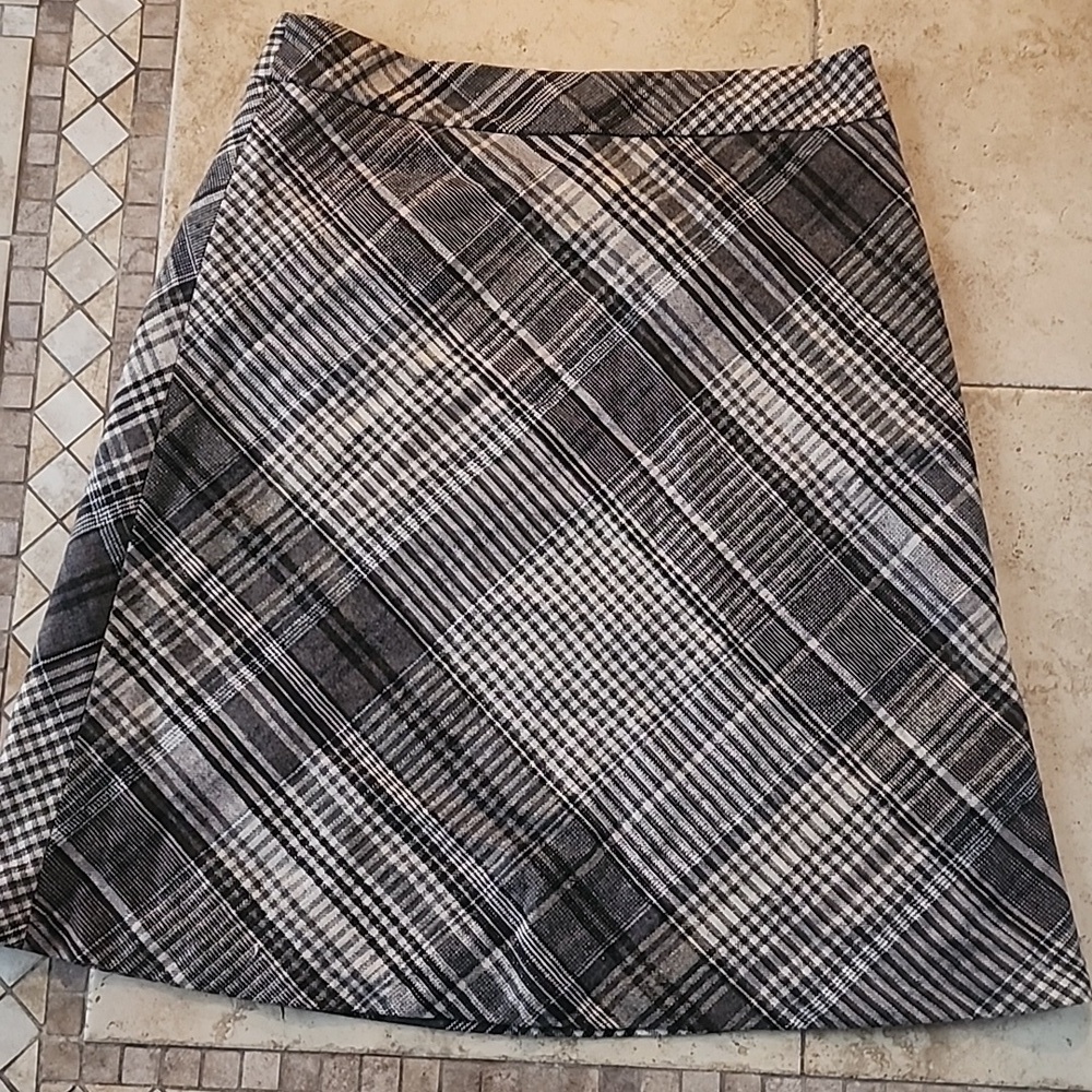 LOFT A-Line Plaid Skirt in Black and White